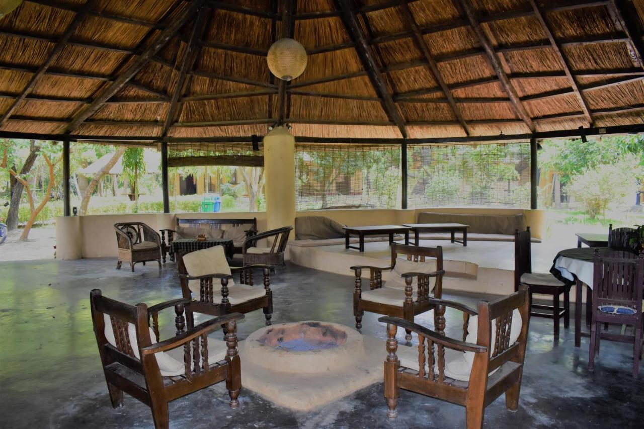 Mango Tree Lodge Bardiya Exterior photo